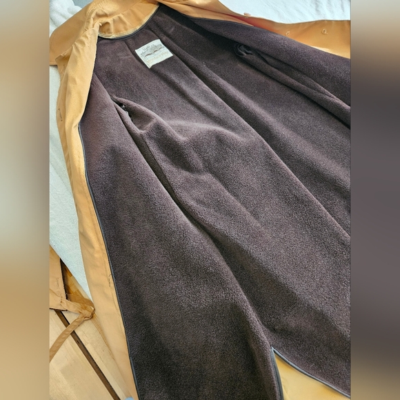 Vintage (potentially 70s) Windsor Bay over coat with zip out liner and bonnet - Picture 4 of 11